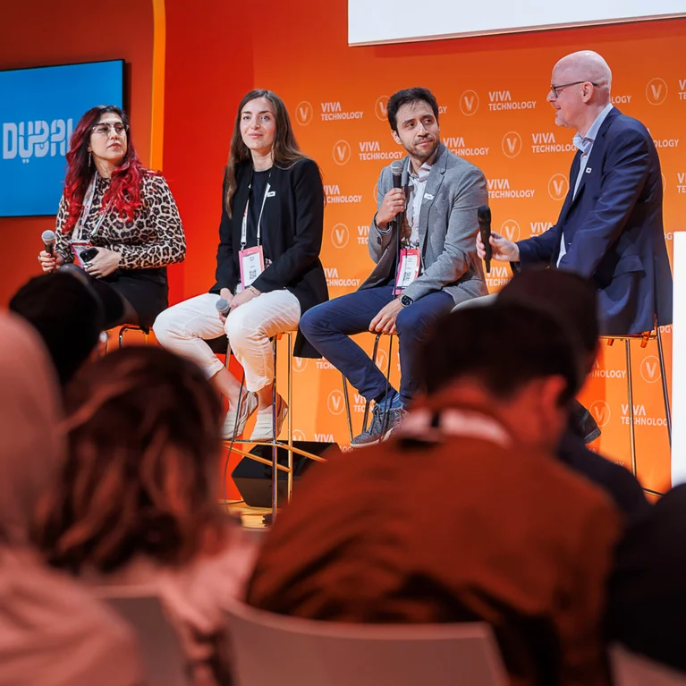 Miriam Janke full body portrait